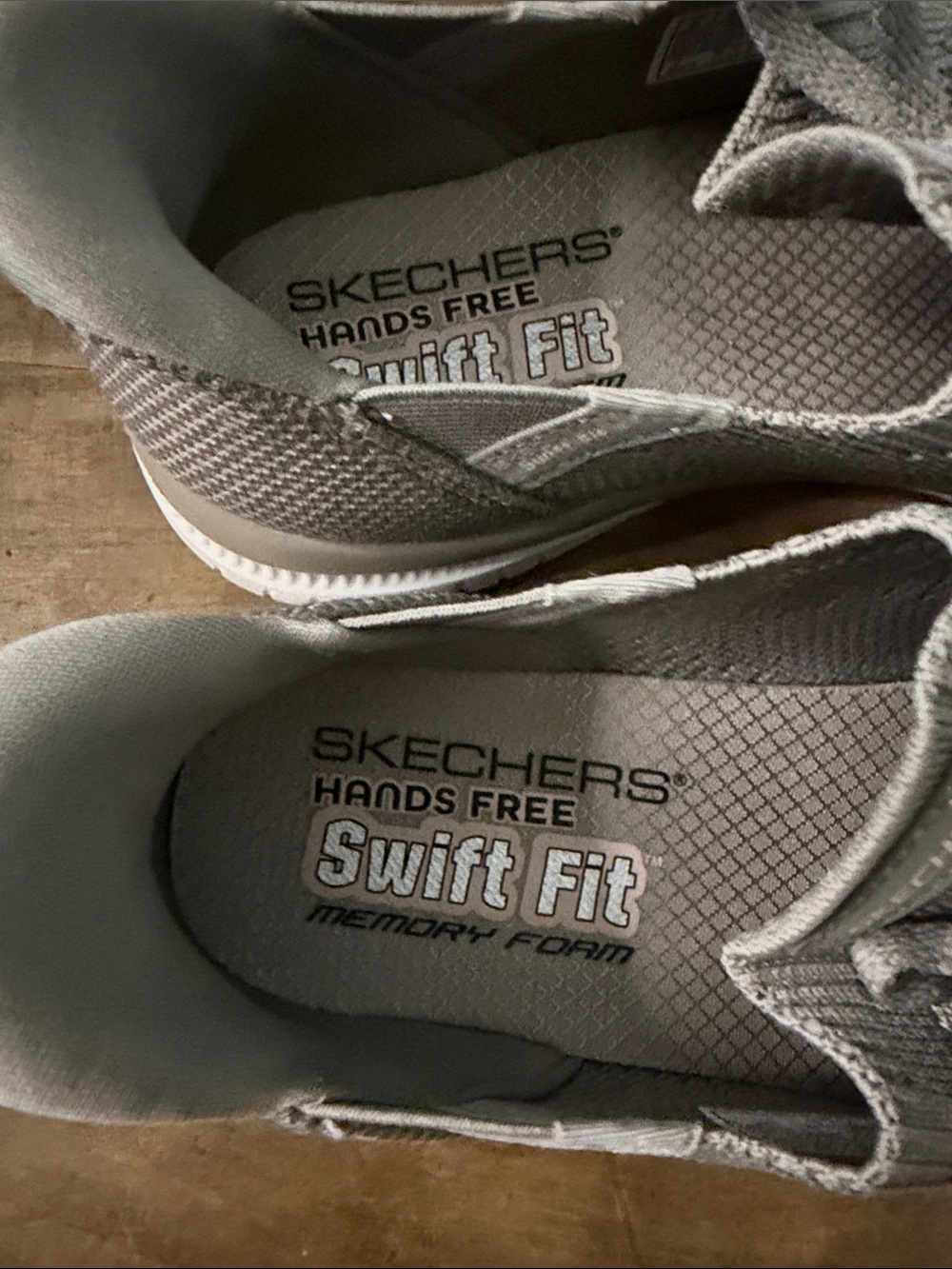 Skechers Women’s Hands free swift fit Light Taupe Knit Athletic Sneakers size 8 - Picture 2 of 7